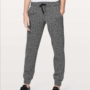 FREE SHIPPING! lululemon Ready to Rulu Jogger